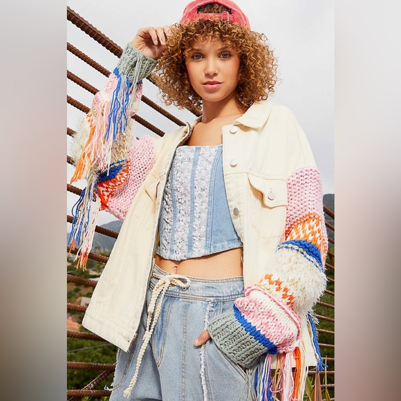 POL “Free Spirit” Denim & Fringe Jacket - Picture 9 of 15